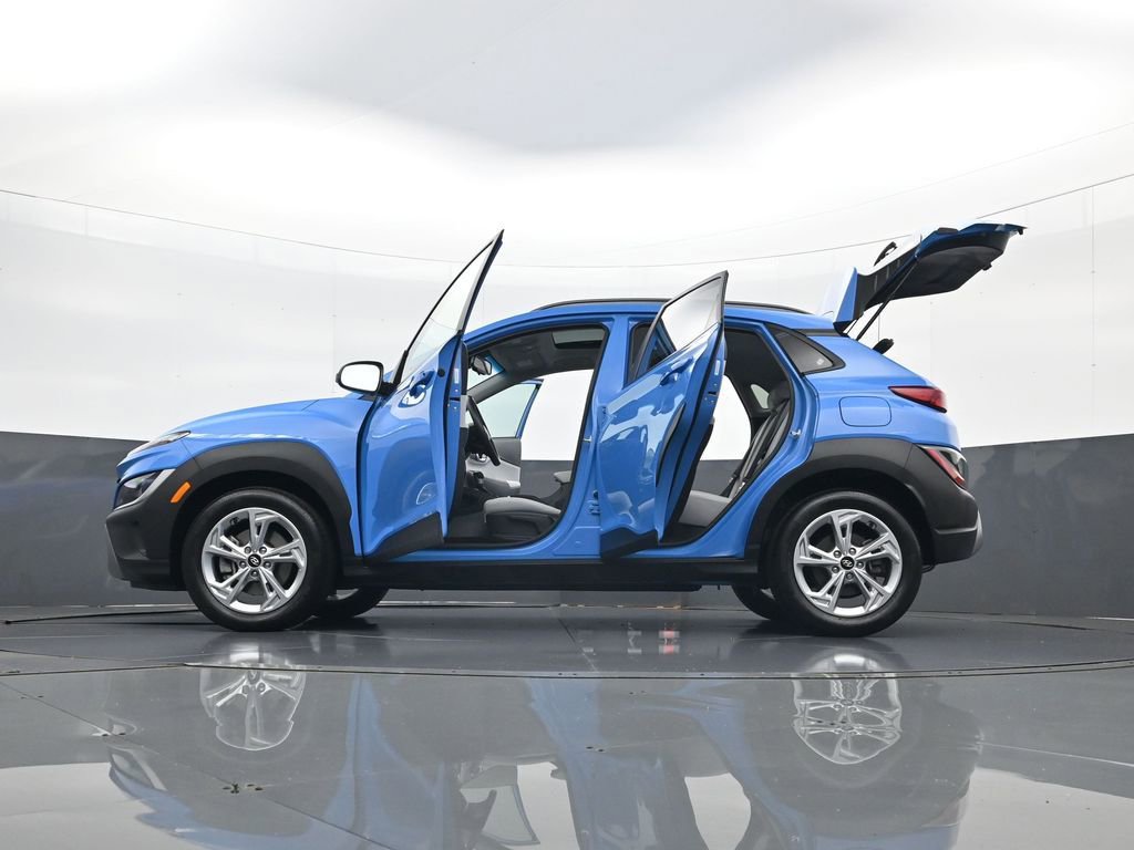 Certified 2022 Hyundai Kona SEL w/ Convenience Package AWD/4WD image 34