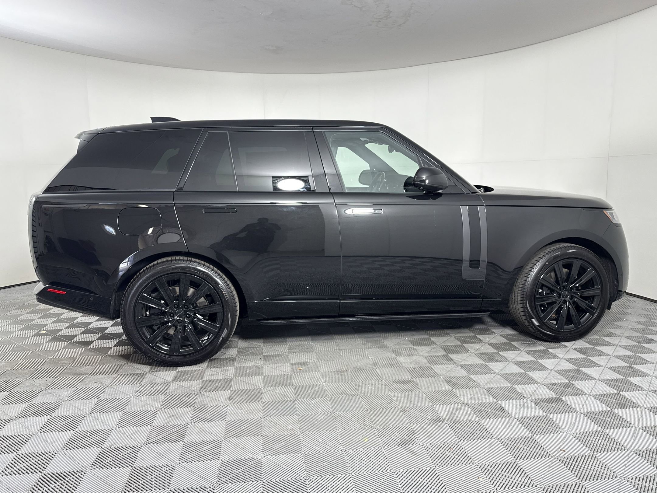 New 2026 Land Rover Range Rover SE AWD/4WD image 8
