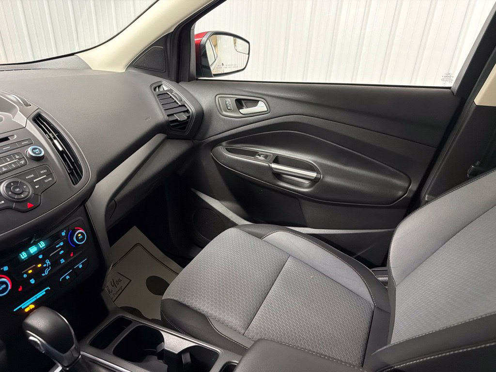 Certified 2018 Ford Escape SE FWD image 27