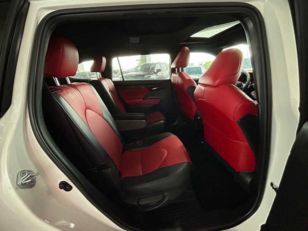 Used 2022 Toyota Highlander XSE image 33