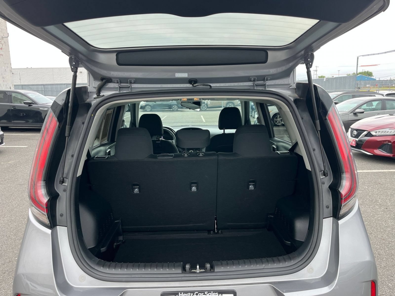 Used 2025 Kia Soul LX w/ LX Technology Package FWD image 28