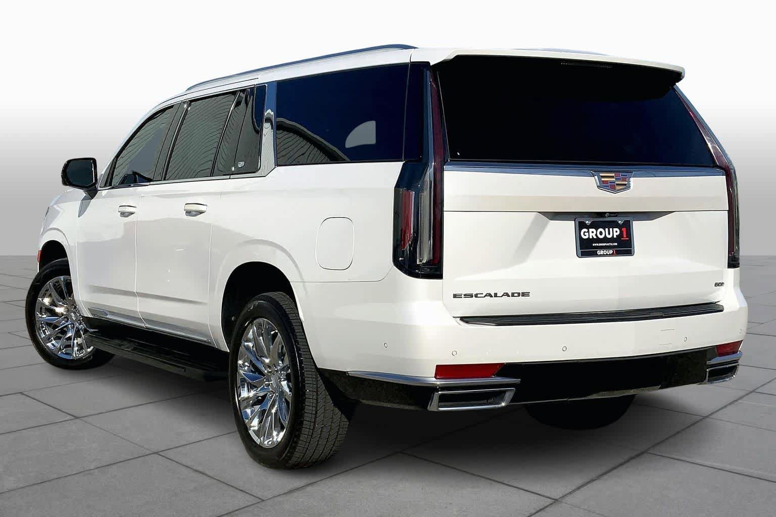 Used 2021 Cadillac Escalade ESV Premium Luxury w/ LPO, Illumination Package RWD image 12