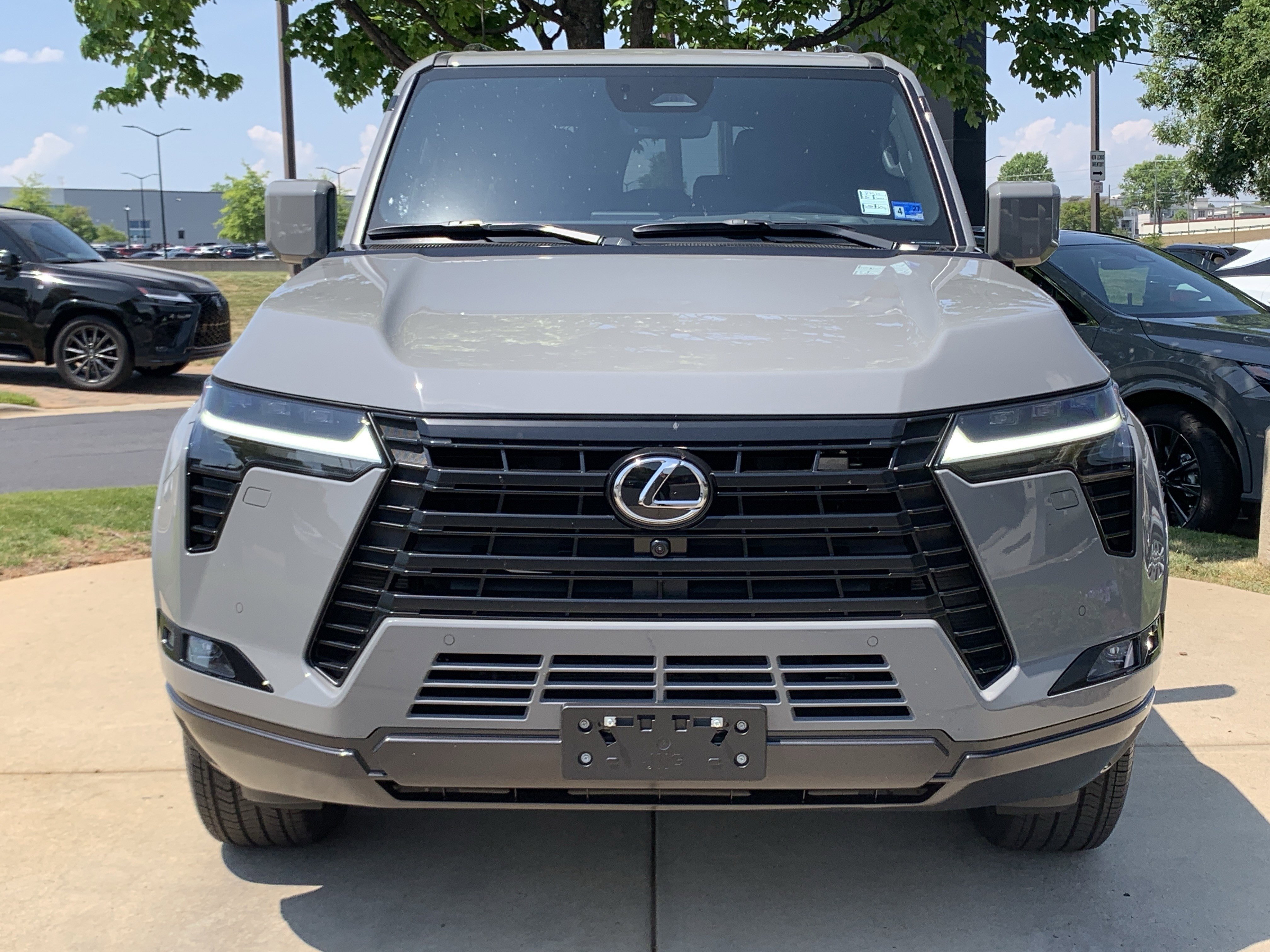 Used 2026 Lexus GX 550 AWD/4WD image 3