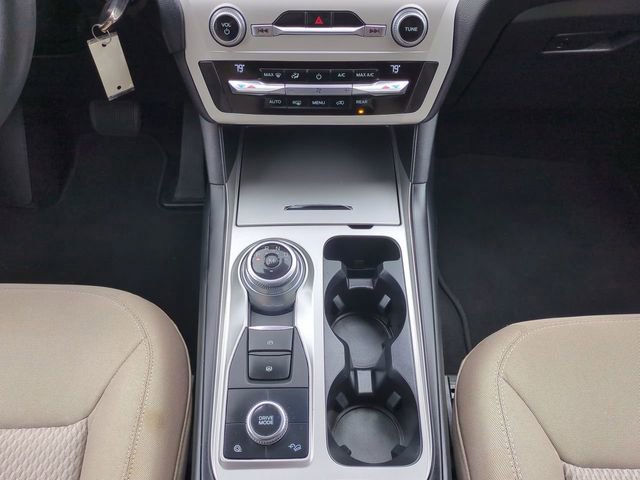 Used 2020 Ford Explorer 4WD w/ Class III Trailer Tow Package image 19