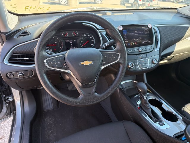 Used 2025 Chevrolet Malibu LT FWD image 12