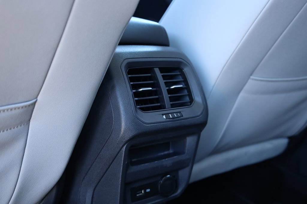 Used 2020 Volkswagen Tiguan SEL image 15