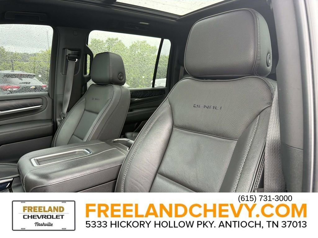 Used 2023 GMC Yukon XL Denali AWD/4WD image 26