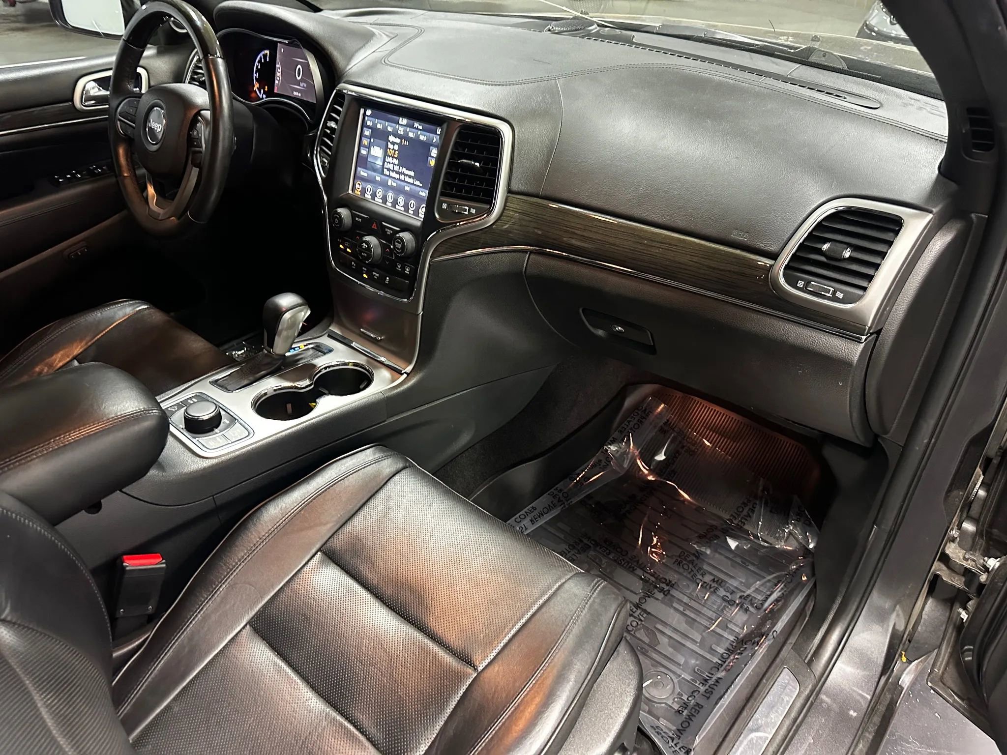 Used 2018 Jeep Grand Cherokee Overland image 23