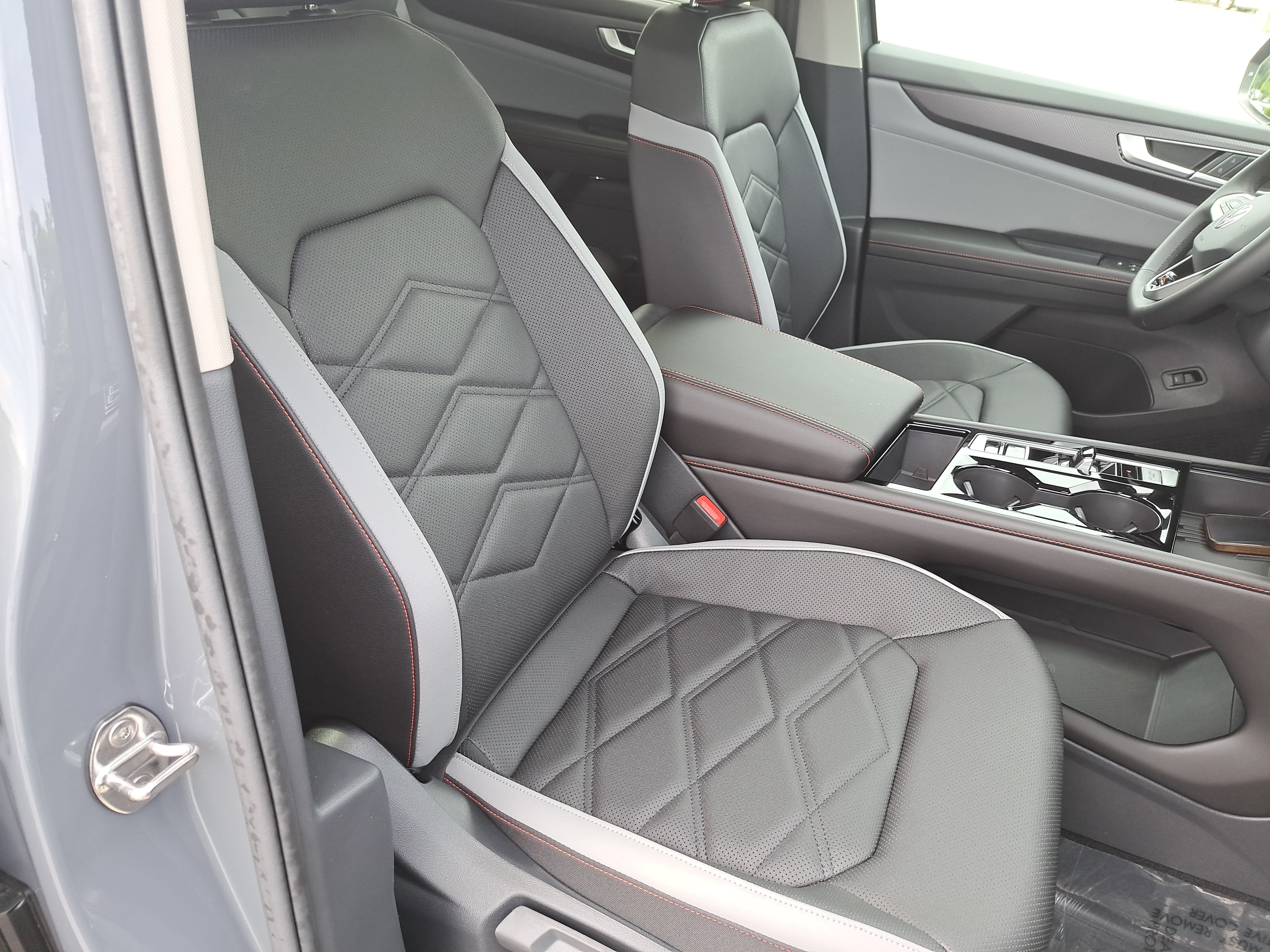 New 2026 Volkswagen Atlas Peak Edition AWD/4WD image 10