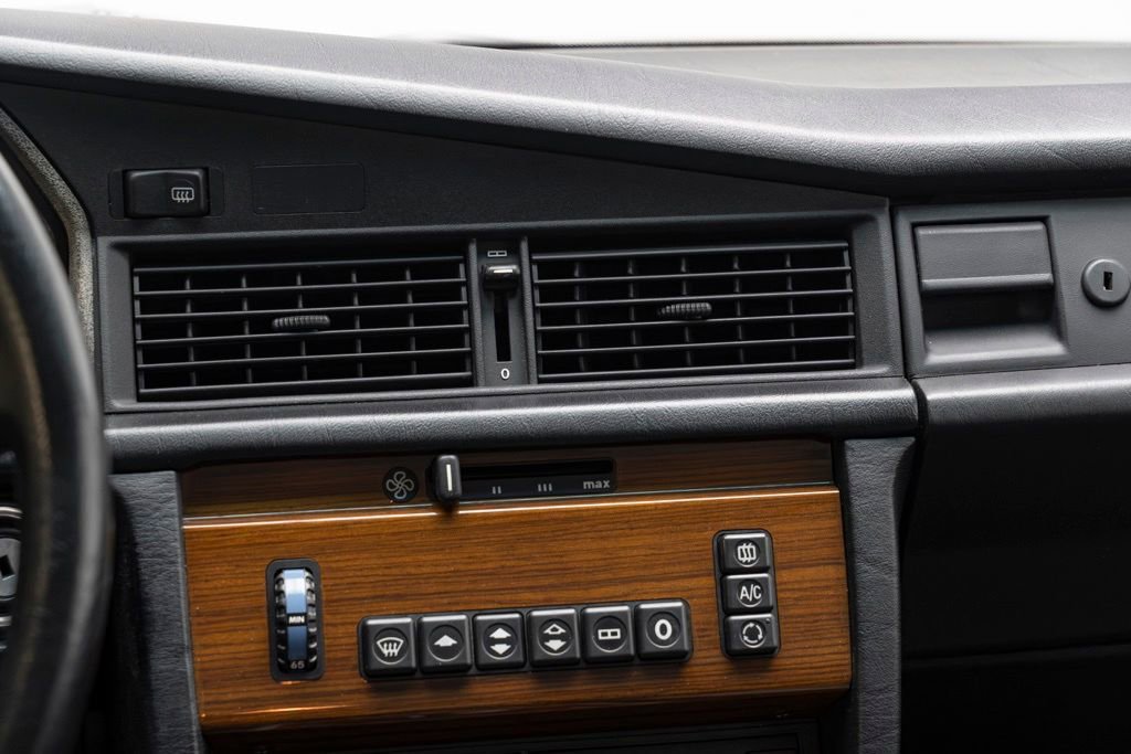 Used 1991 Mercedes-Benz 190 E 2.6 image 25