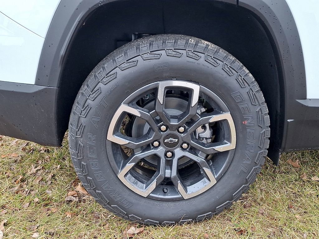 New 2026 Chevrolet Equinox ACTIV AWD/4WD image 5