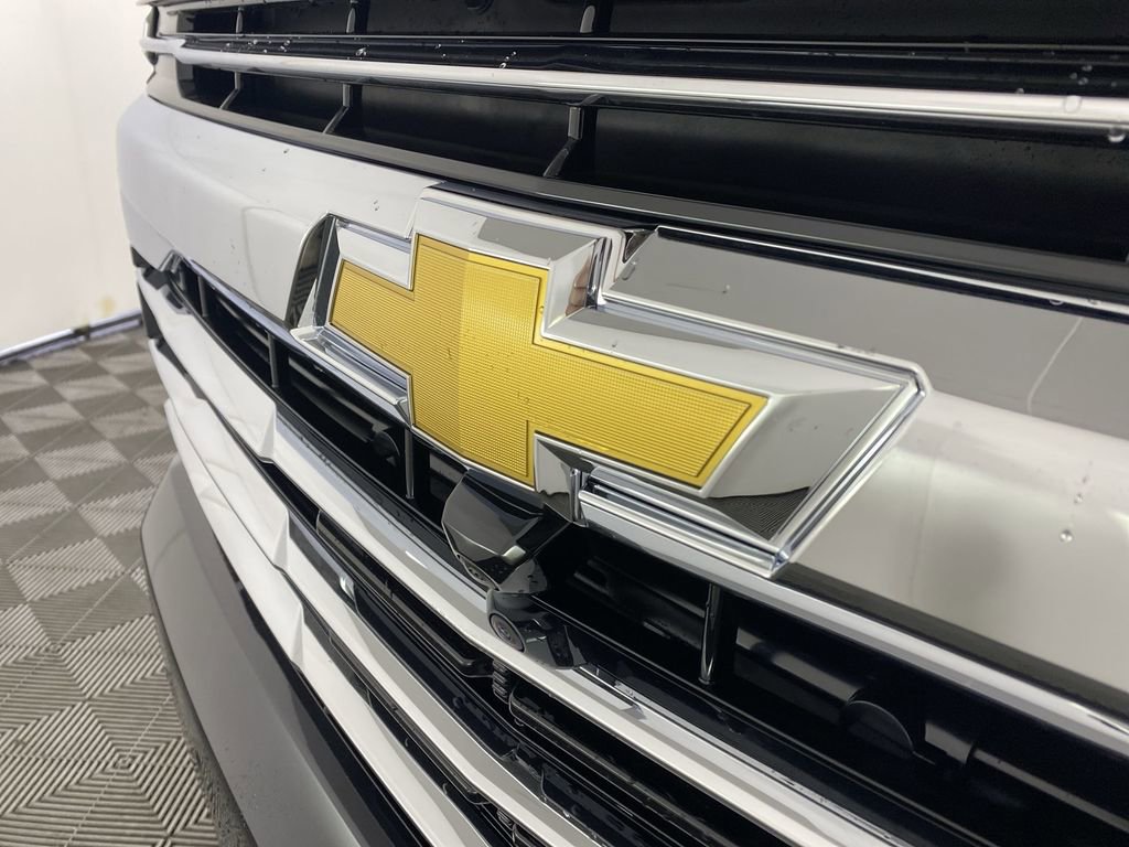 New 2026 Chevrolet Suburban LT w/ Comfort Package image 31