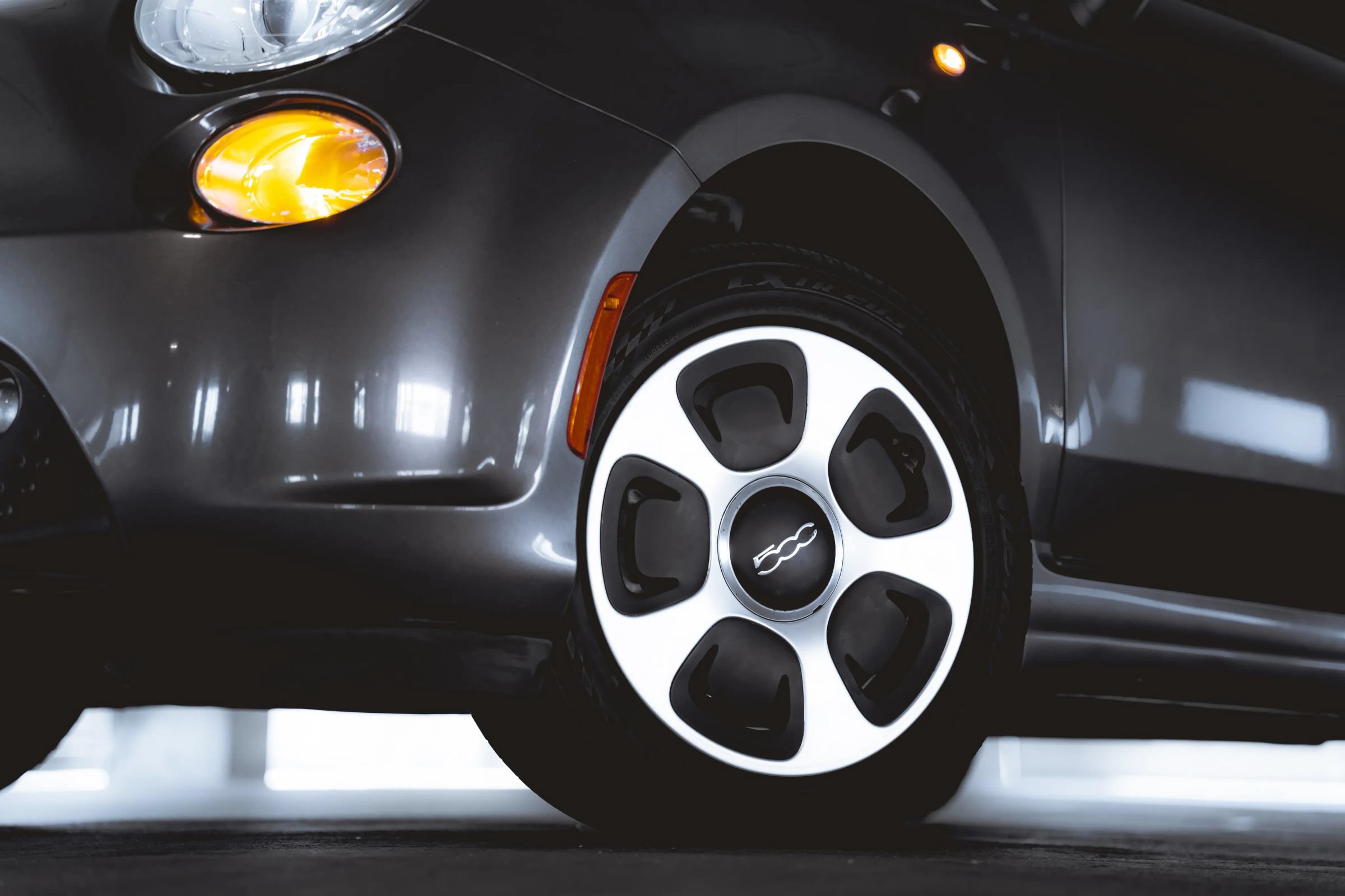 Used 2015 FIAT 500 e FWD image 3