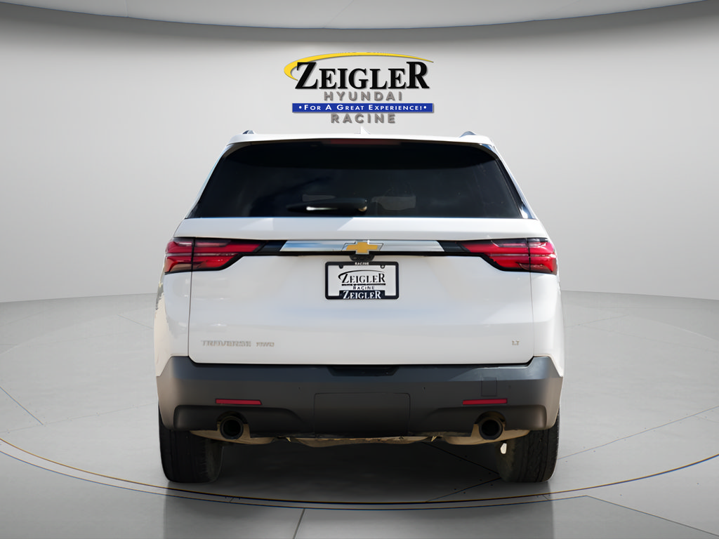Used 2023 Chevrolet Traverse LT w/ LT Premium Package AWD/4WD image 5