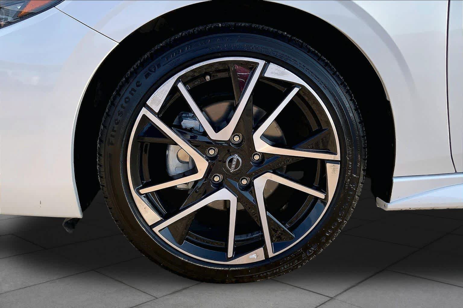 Used 2025 Nissan Sentra SR w/ SR Premium Package FWD image 11