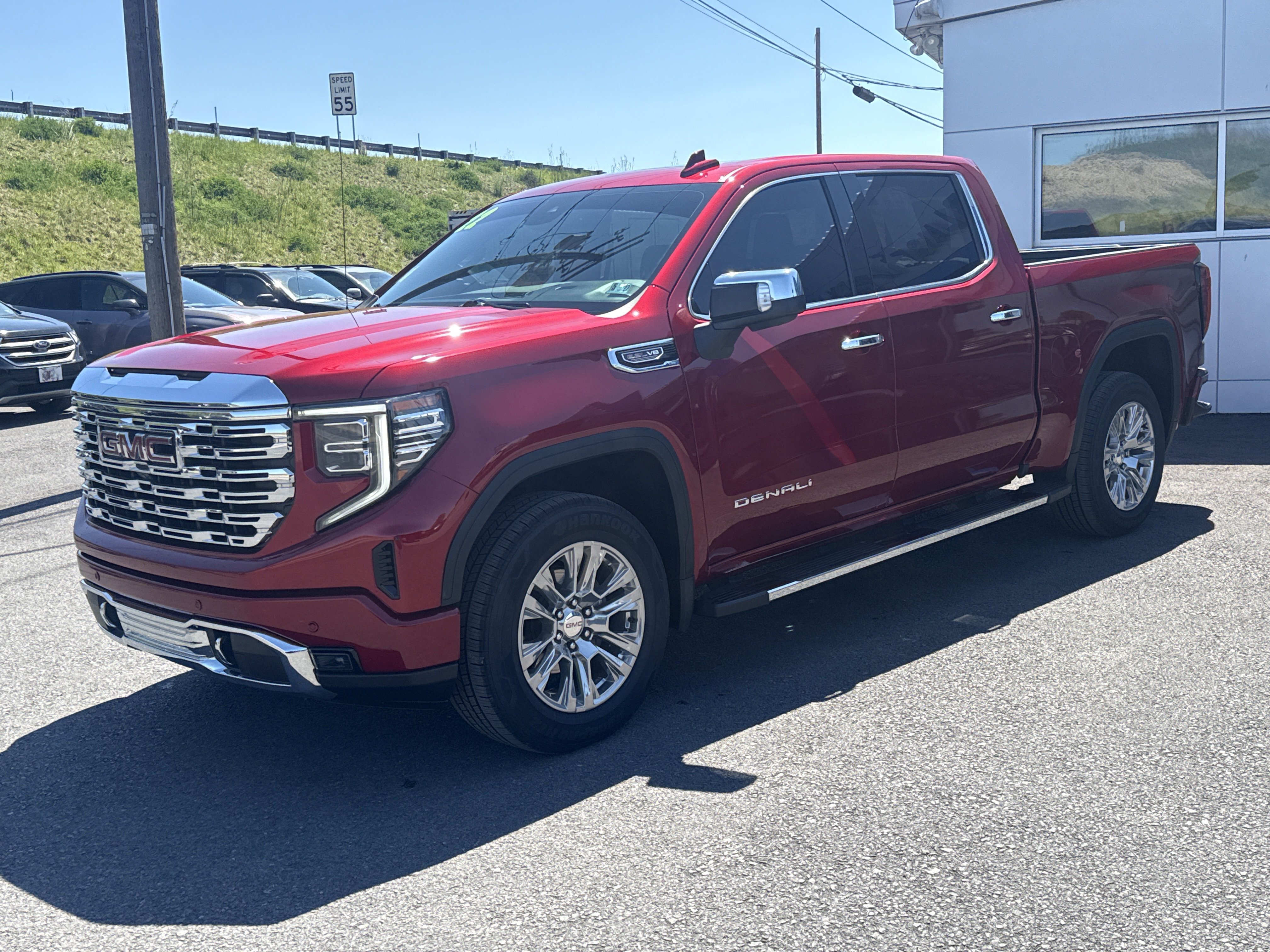 Used 2022 GMC Sierra 1500 Denali AWD/4WD image 7