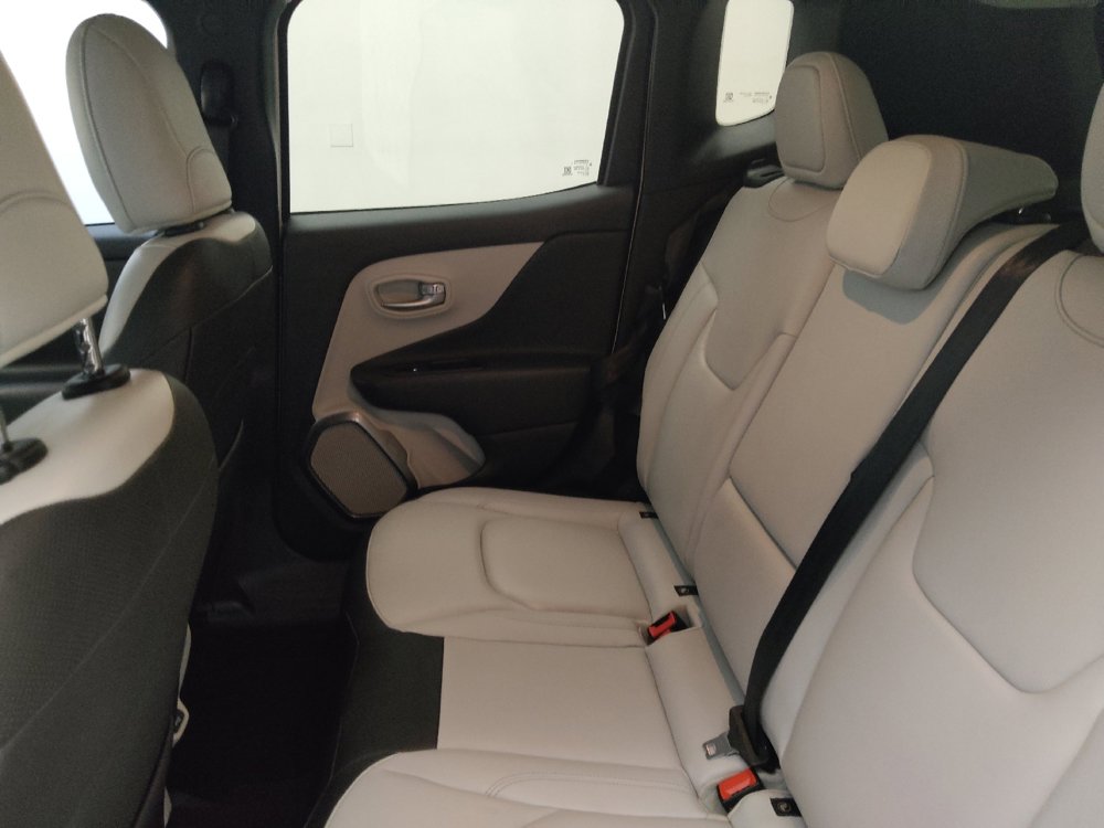 Used 2019 Jeep Renegade Limited w/ UConnect 8.4 Nav Group AWD/4WD image 18