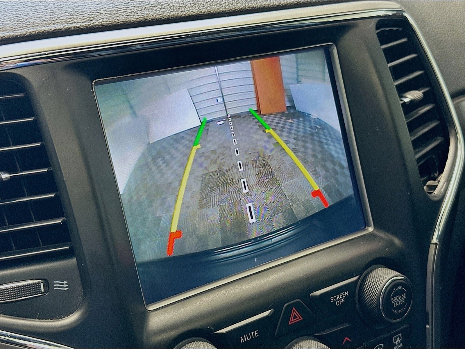 Used 2018 Jeep Grand Cherokee Altitude image 10