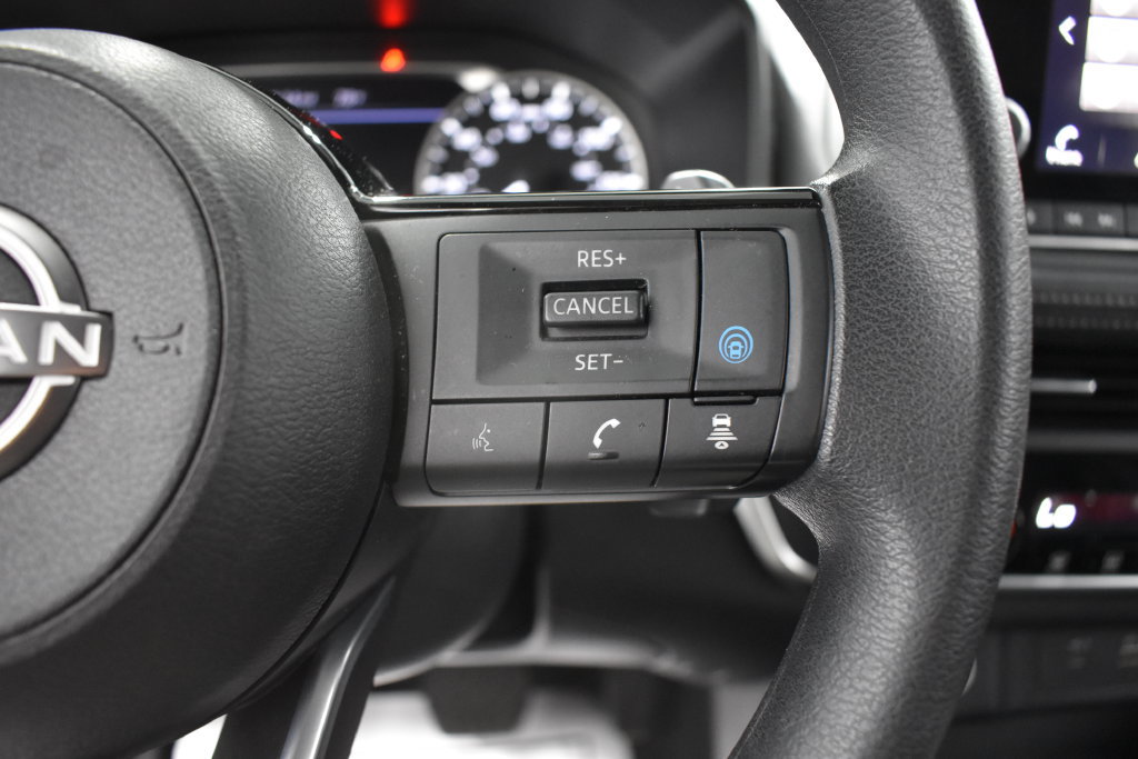 Used 2023 Nissan Rogue SV FWD image 27