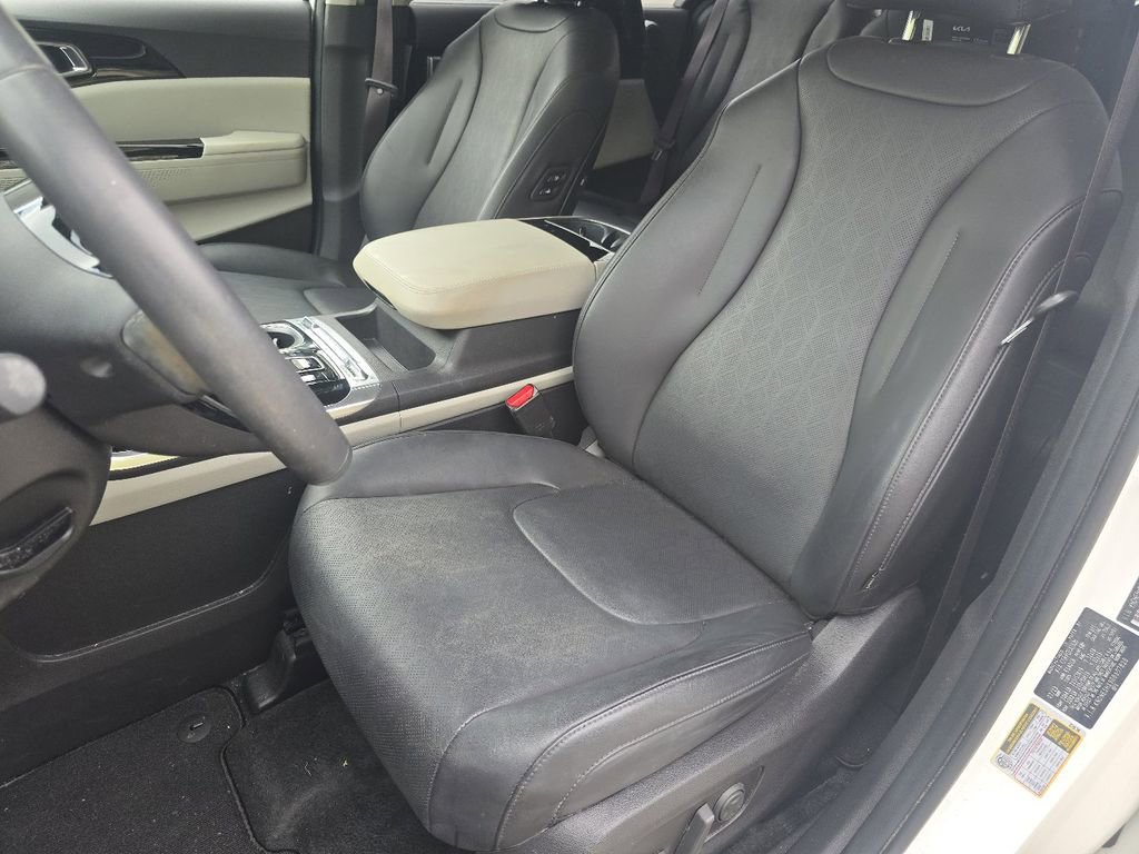 Used 2024 Kia Carnival FWD image 21