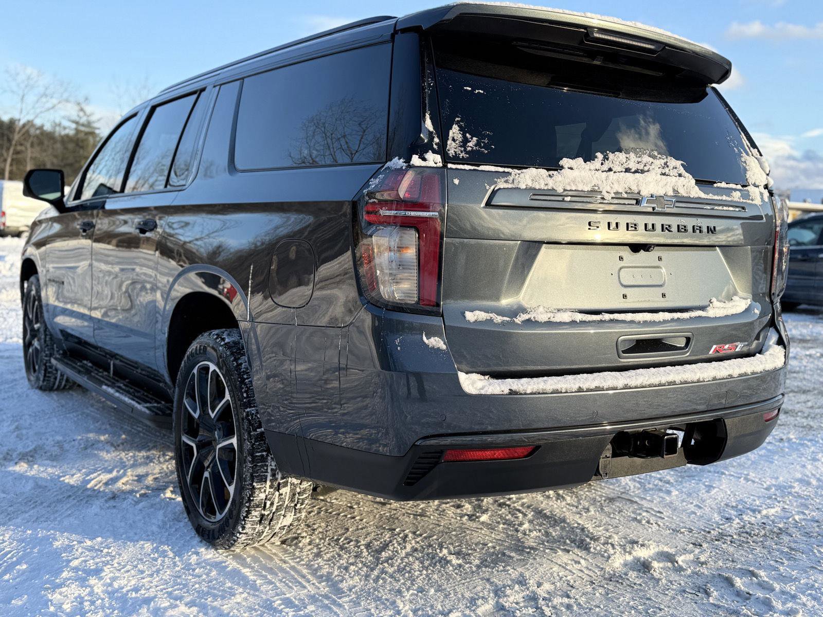 Used 2021 Chevrolet Suburban RST w/ Luxury Package image 7