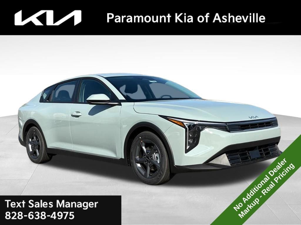 New 2026 Kia K4 LXS image 1