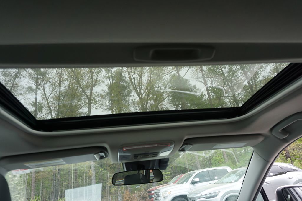 Used 2022 Toyota RAV4 XLE w/ Convenience Package image 14