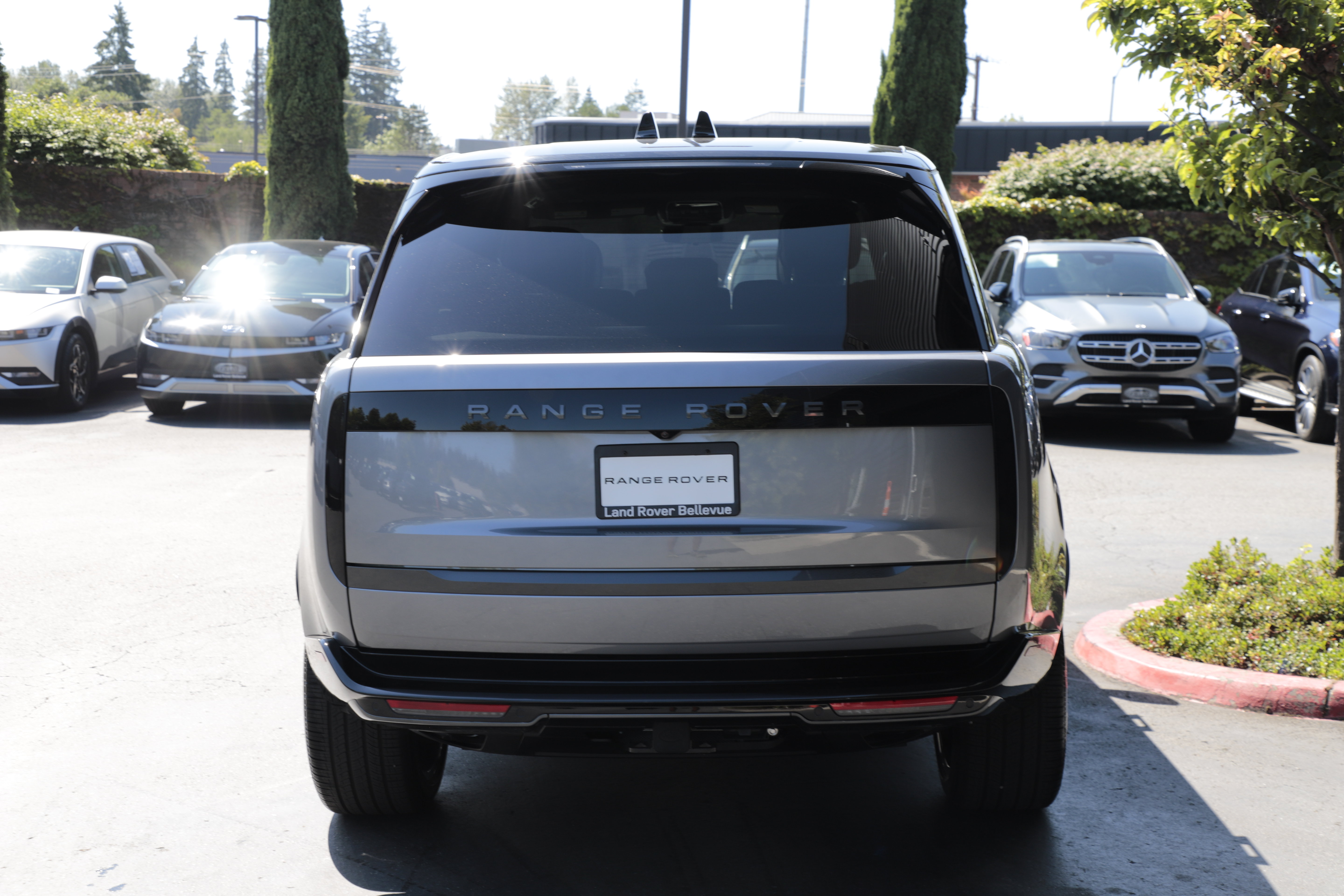 New 2026 Land Rover Range Rover Long Wheelbase SE AWD/4WD image 5