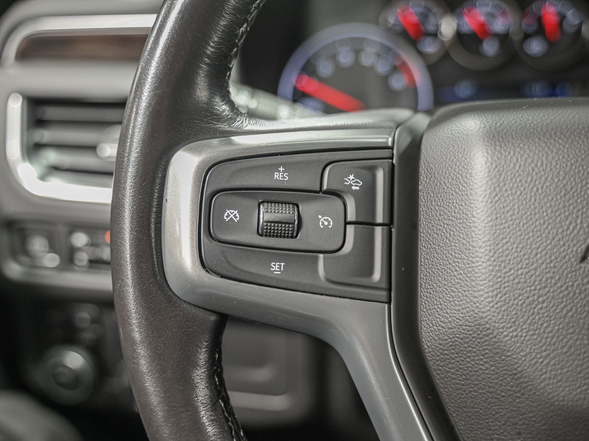 Used 2023 Chevrolet Suburban LS AWD/4WD image 19