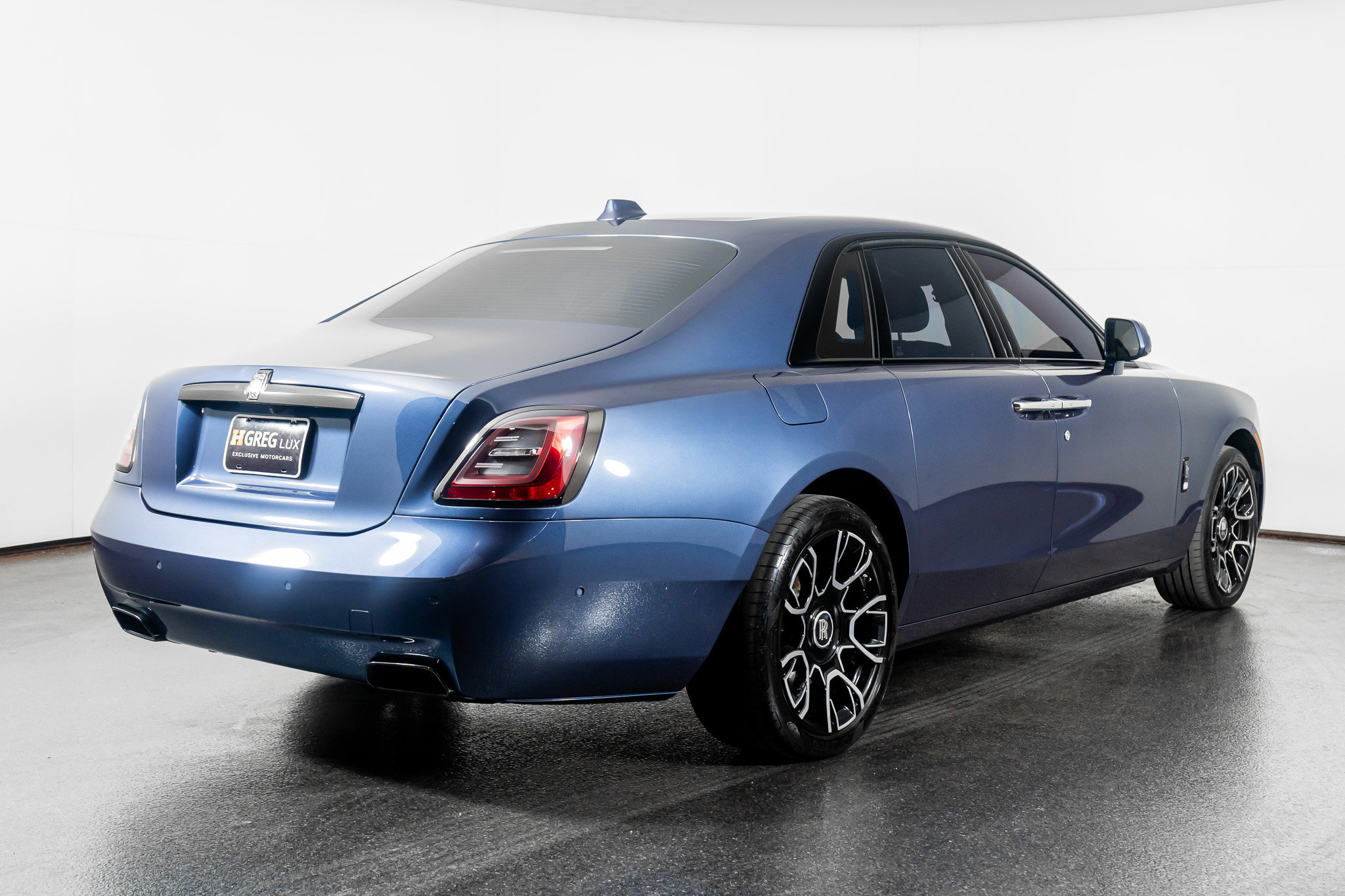 Used 2024 Rolls-Royce Ghost Black Badge w/ Black Badge Ghost Package image 10