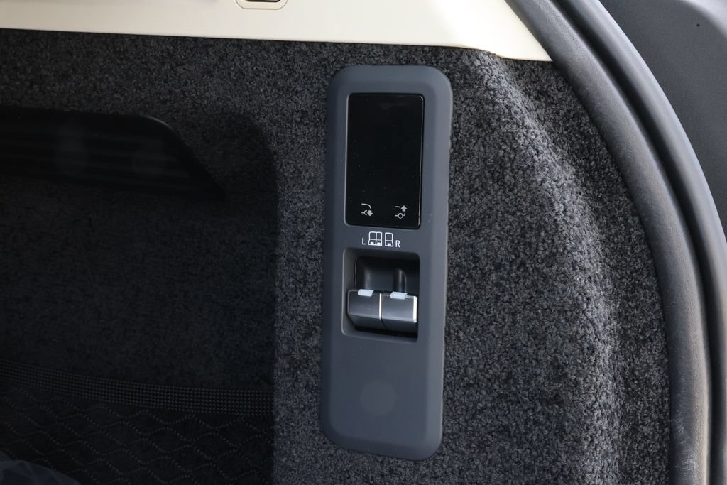 New 2026 Land Rover Range Rover SE AWD/4WD image 31