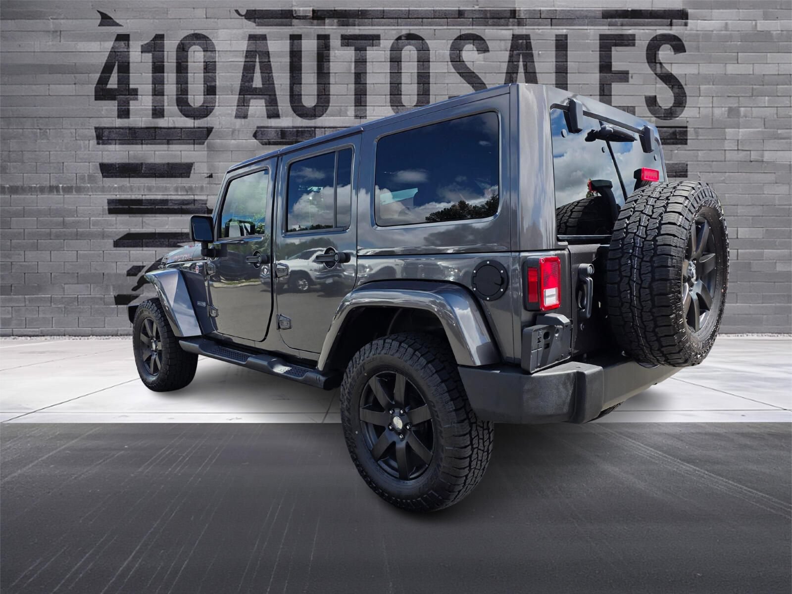 Used 2017 Jeep Wrangler Unlimited Rubicon AWD/4WD image 8