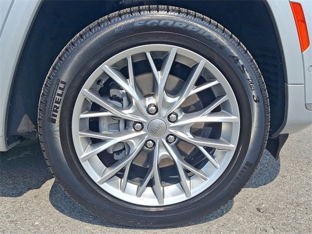 Used 2023 Jeep Grand Cherokee L Summit w/ Luxury Tech Group V image 8