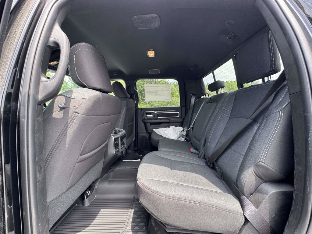 New 2026 RAM 3500 Big Horn AWD/4WD image 13