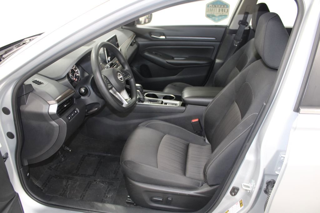 Used 2024 Nissan Altima 2.5 SV image 19