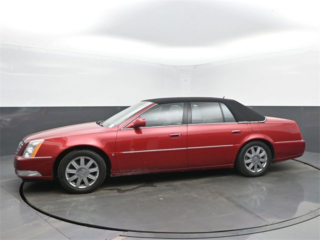 Used 2007 Cadillac DTS Luxury II image 2