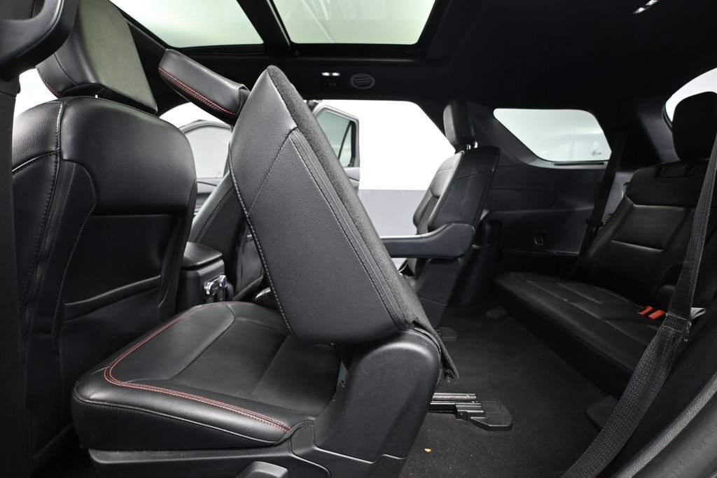 Used 2023 Ford Explorer ST-Line AWD/4WD image 43