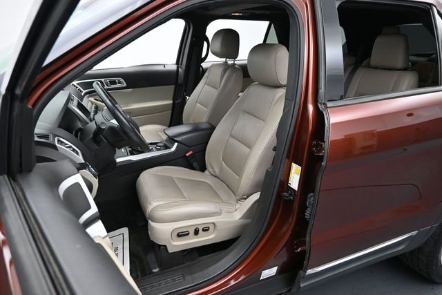 Used 2015 Ford Explorer XLT w/ Equipment Group 202B image 10