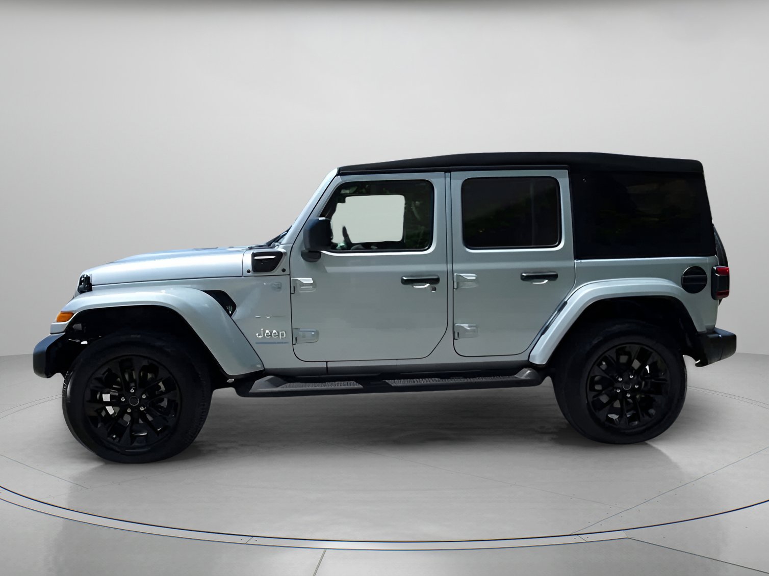 Used 2024 Jeep Wrangler Sahara w/ Technology Group image 16