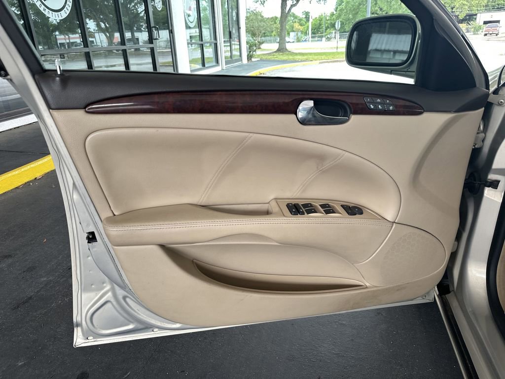 Used 2007 Buick Lucerne CXL w/ Luxury Package FWD image 11