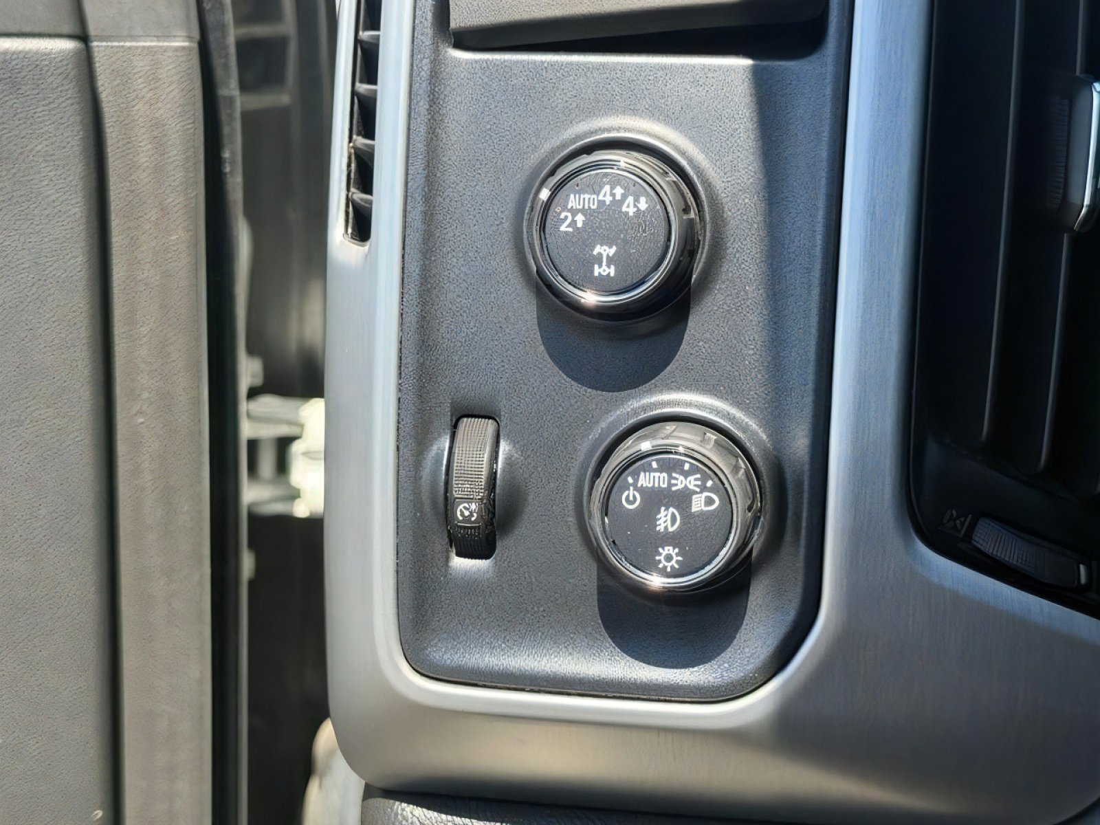 Used 2018 GMC Sierra 1500 SLE w/ SLE Fleet Preferred Package AWD/4WD image 22