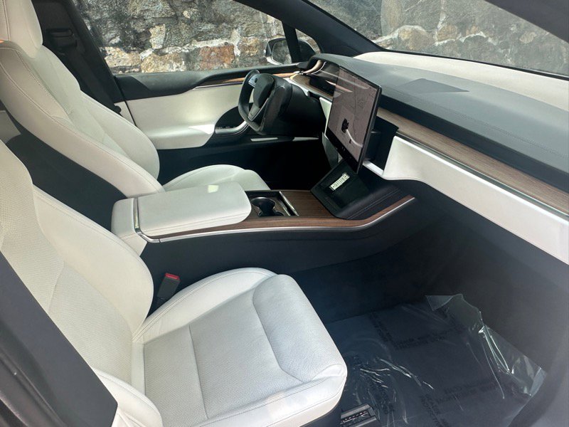 Used 2022 Tesla Model X image 44
