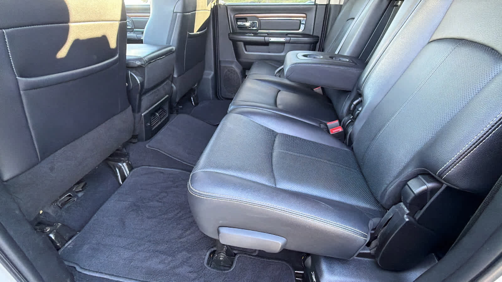 Used 2018 RAM 3500 Laramie w/ Convenience Group image 24