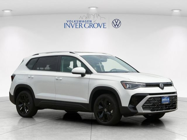 New 2026 Volkswagen Taos SE FWD image 1