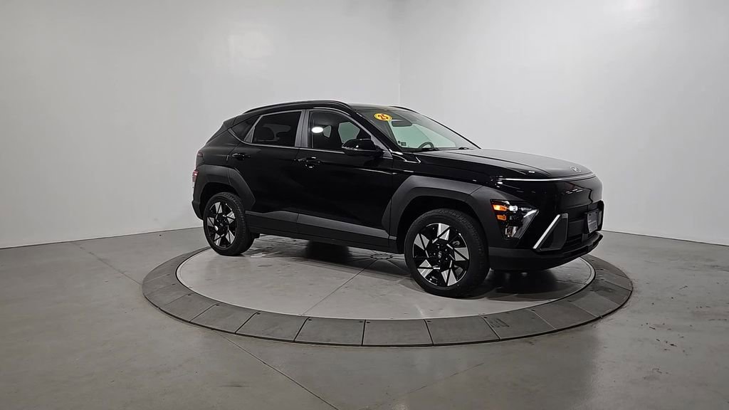 Certified 2025 Hyundai Kona SEL AWD/4WD image 9