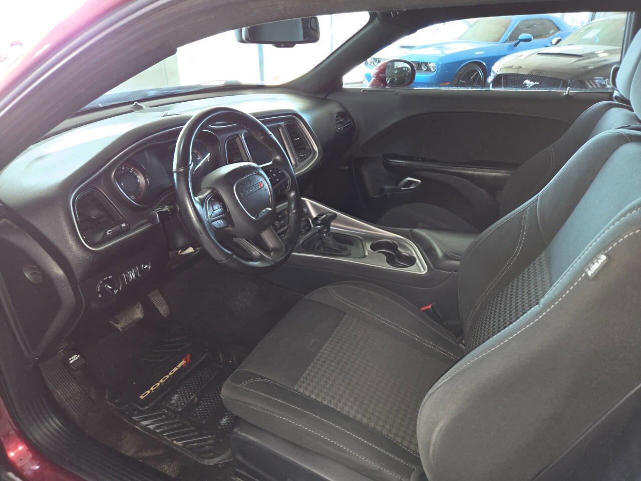 Used 2019 Dodge Challenger SXT w/ Driver Convenience Group AWD/4WD image 15