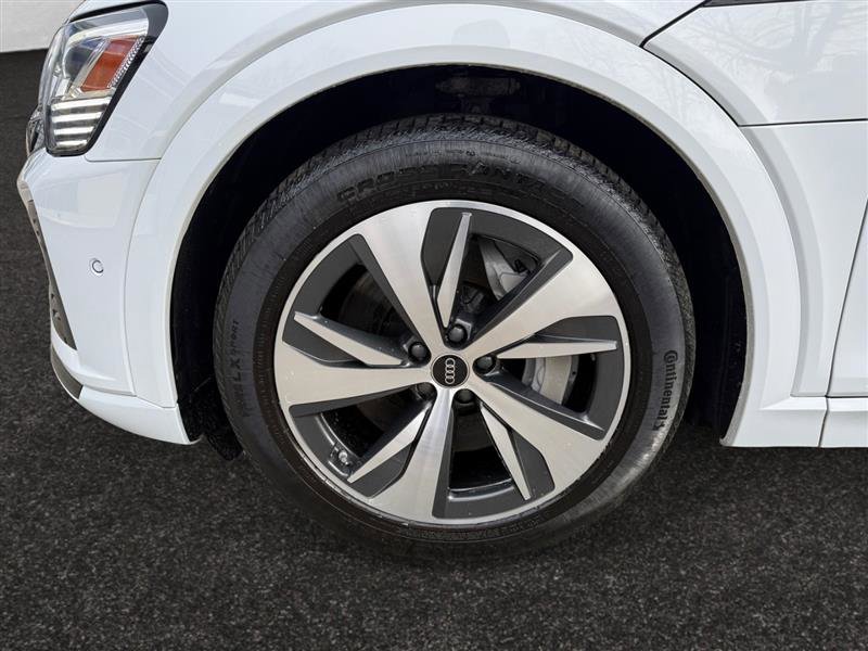 Used 2024 Audi Q8 e-tron Premium Plus image 15