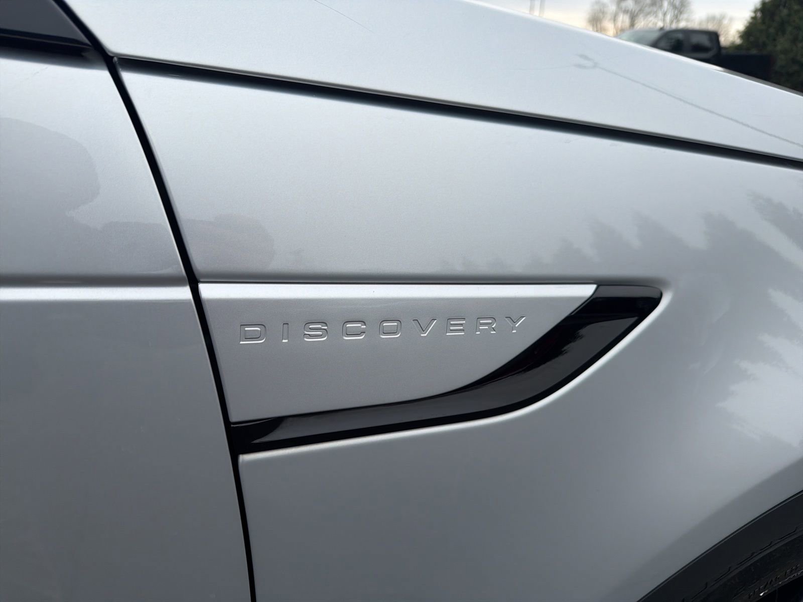 Used 2022 Land Rover Discovery S image 31