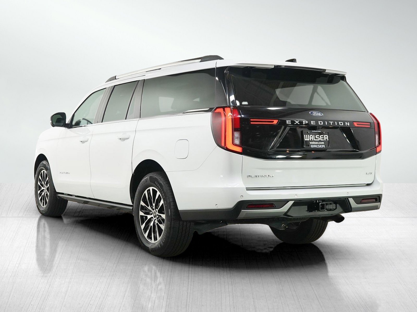 Used 2025 Ford Expedition Max Platinum AWD/4WD image 3