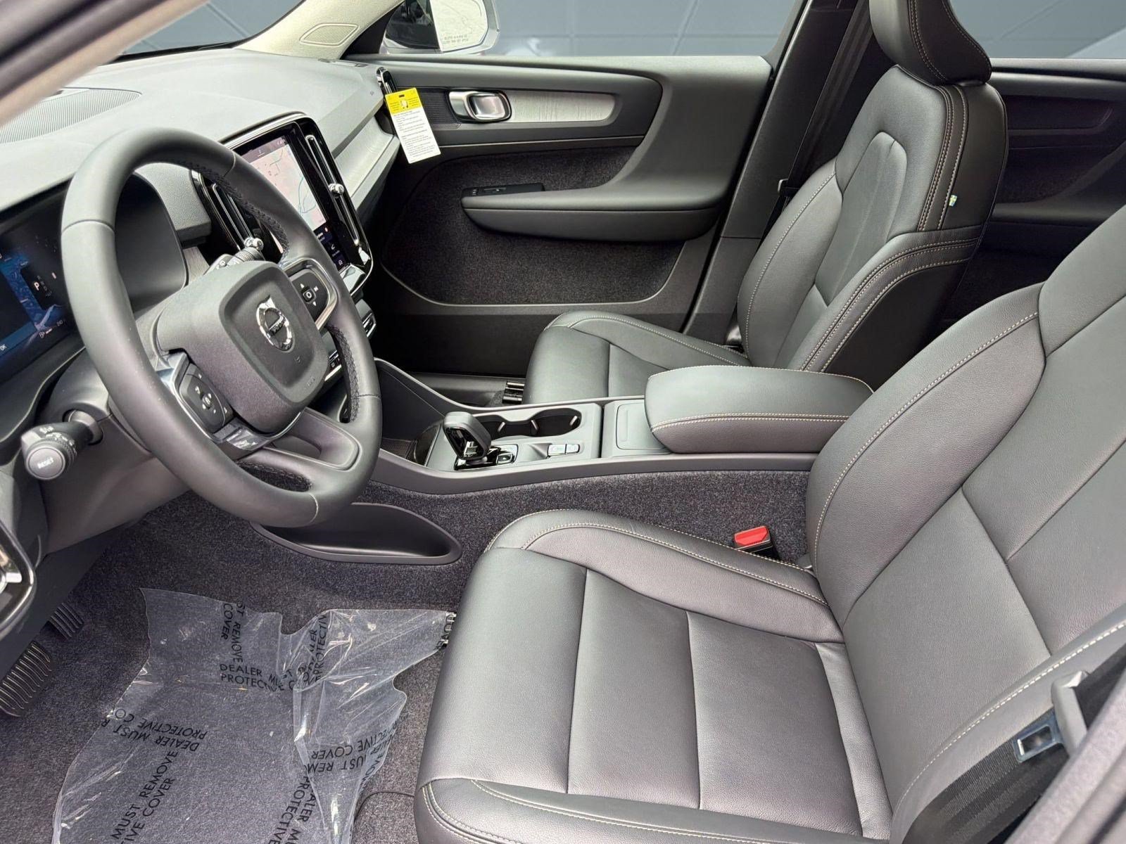 New 2026 Volvo XC40 B5 Core w/ Protection Package Premier AWD/4WD image 5